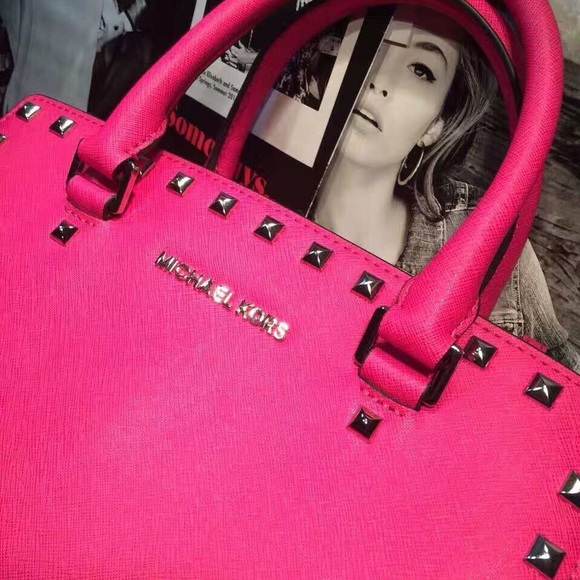 MK 👜 - Picture 2 of 8